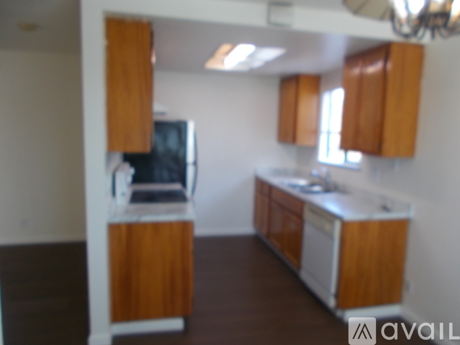 683 Shepherd Ave, Unit D Rental photo 2